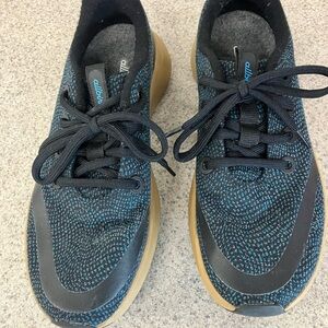 Allbirds Women’s Black and Teal Sneakers